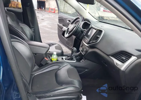 2018 Jeep Cherokee Latitude Plus 4X4 из США, поврежденный, VIN 1C4PJMLB3JD562727